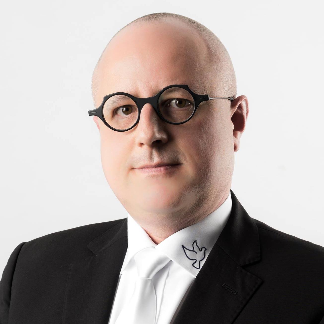 Enrico Schüppel – Bestatter & Trauerredner